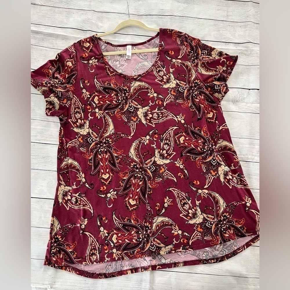 Lularoe Classic Tee Size 3XL High Low Top Floral Print